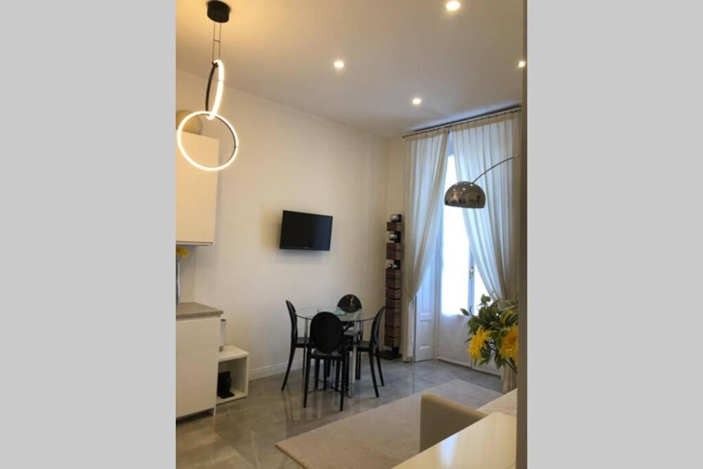 Casa Alberto Da Giussano, Elegante Bilocale In Centro Con Balcone Sul Parco ミラノ エクステリア 写真