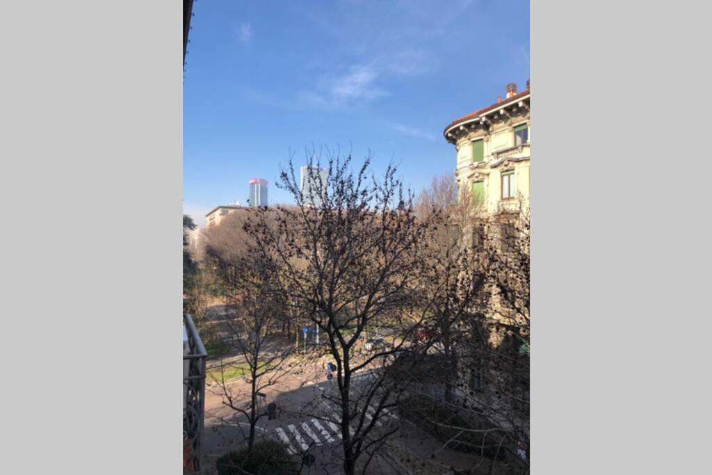 Casa Alberto Da Giussano, Elegante Bilocale In Centro Con Balcone Sul Parco ミラノ エクステリア 写真